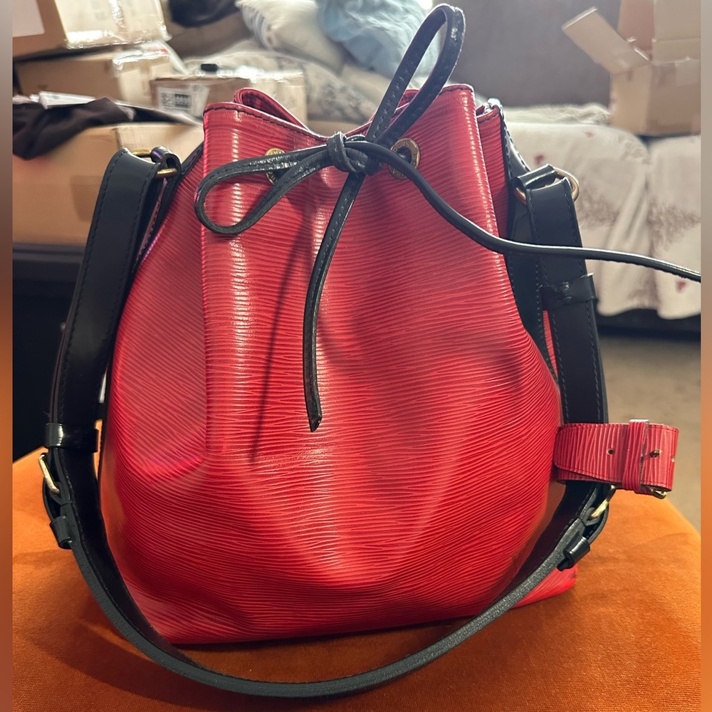 Louis Vuitton Petit Noé in Red and Black Epi Leather with adjustable strap